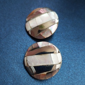 Retró gyöngyházas fülklipsz - ékszer - fülbevaló - klipsz - Meska.hu