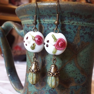 Rózsás lámpagyöngy fülbevaló - ékszer - fülbevaló - lógó fülbevaló - Meska.hu