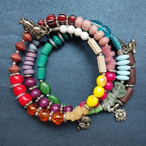 Színes Emeletes - 4 soros memóriakarkötő - ékszer - karkötő - memóriadrótos karkötő - Meska.hu