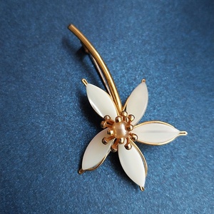 Antik virág bross - ékszer - kitűző és bross - Meska.hu