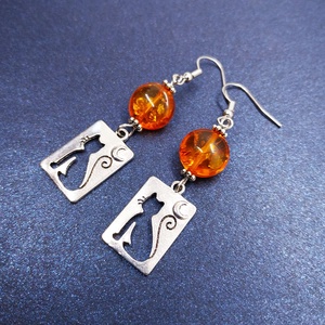 Macskazene - borostyános fülbevaló, Ékszer, Fülbevaló, Lógó fülbevaló, Ékszerkészítés, MESKA