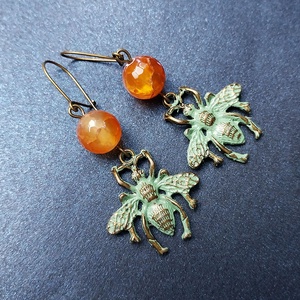 Méhkirálynő - fülbevaló - ékszer - fülbevaló - lógó fülbevaló - Meska.hu