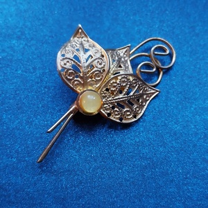 Vintage aranyszínű bross  - ékszer - kitűző és bross - Meska.hu