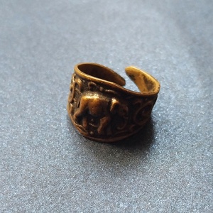 Retró elefántos bronz gyűrű - ékszer - gyűrű - figurális gyűrű - Meska.hu