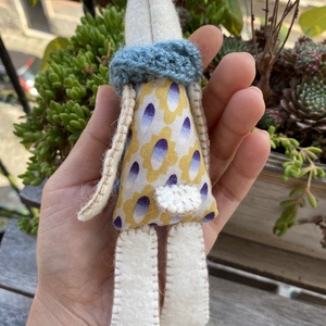 Gyapjúfilc-textil nyuszi - Hanga - játék & sport - plüssállat & játékfigura - nyuszi - Meska.hu