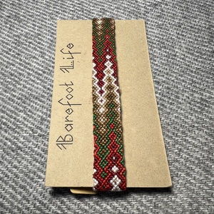 �Karácsonyfa csomózott karkötő - ékszer - karkötő - fonott karkötő - Meska.hu