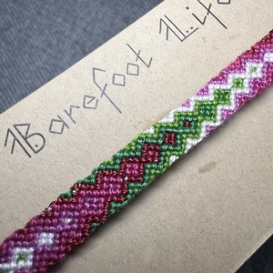 �Karácsonyfa csomózott karkötő - ékszer - karkötő - fonott karkötő - Meska.hu