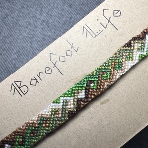 �Erdőjáró csomózott karkötő - ékszer - karkötő - fonott karkötő - Meska.hu