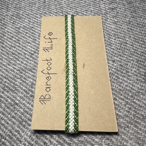 �Fűzöld csomózott karkötő - ékszer - karkötő - fonott karkötő - Meska.hu