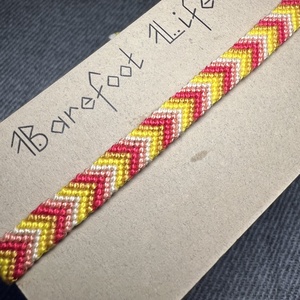 �Csipkebogyó csomózott karkötő - ékszer - karkötő - fonott karkötő - Meska.hu