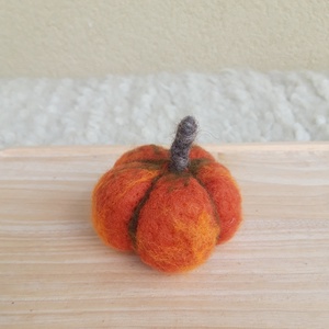 Nemez tök dísz, Otthon & Életmód, Dekoráció, Halloween, Halloweeni tök, Nemezelés, MESKA