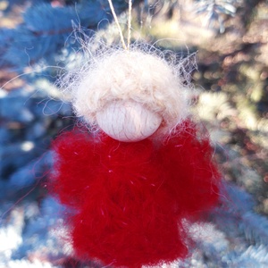 Gyapjú angyalka karácsonyi dísz- piros árnyalataiban - karácsony - karácsonyi lakásdekoráció - karácsonyfadíszek - Meska.hu