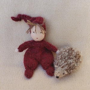 Kötött mini baba gyapjúból  - játék & sport - készségfejlesztő és logikai játék - montessori szivárvány, waldorf játékok - Meska.hu