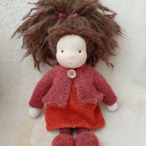 Kötött testű baba 32 cm - játék & sport - készségfejlesztő és logikai játék - montessori szivárvány, waldorf játékok - Meska.hu