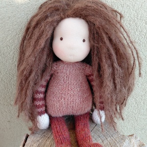 Kötött testű baba 32 cm - játék & sport - készségfejlesztő és logikai játék - montessori szivárvány, waldorf játékok - Meska.hu