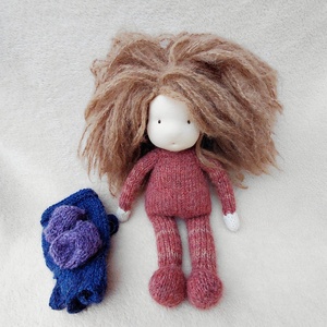 Kötött testű Waldorf jellegű baba 28 cm - baba - mama - baba játékok - waldorf játékok - Meska.hu
