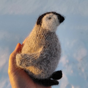 Kötött kézműves gyapjú pingvin - baba - mama - baba játékok - waldorf játékok - Meska.hu