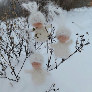 Gyapjú hópihe-gyermek akasztható dísz waldorf - évszakasztalra - baba - mama - baba játékok - waldorf játékok - Meska.hu