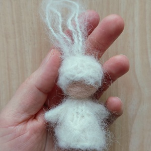 Gyapjú hópihe-gyermek akasztható dísz waldorf - évszakasztalra - Meska.hu