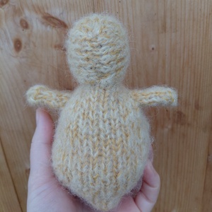 Kötött gyapjú kis kacsa plüss - baba - mama - baba játékok - waldorf játékok - Meska.hu