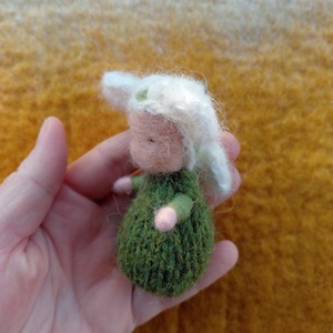 Gyapjú hóvirág-gyermek - baba - mama - baba játékok - waldorf játékok - Meska.hu