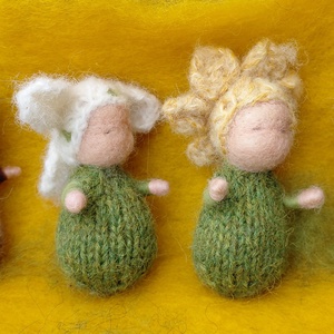 Gyapjú hóvirág-gyermek - baba - mama - baba játékok - waldorf játékok - Meska.hu