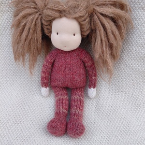 Kötött testű waldorf jellegű gyapjú baba - 32 cm magas - játék & sport - baba & babaház - öltöztethető baba - Meska.hu