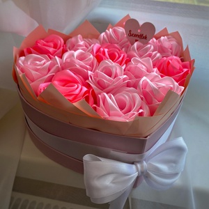 Örökrózsa box � elegáns ajándékdoboz tartós rózsával, kézműves dekoráció - otthon & életmód - virágdekoráció - virágok - virágbox - Meska.hu