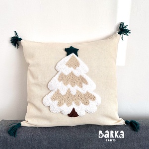 Karácsonyi díszpárna punch needle technikával - Meska.hu