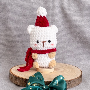 Karácsonyi jegesmedve horgolt plüss amigurumi - Meska.hu