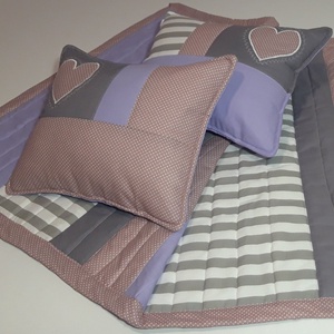 Patchwork ágytakaró lila szürke színösszeállításban 2 db párnával - otthon & életmód - babaszoba, gyerekszoba - falvédő gyerekszobába - Meska.hu