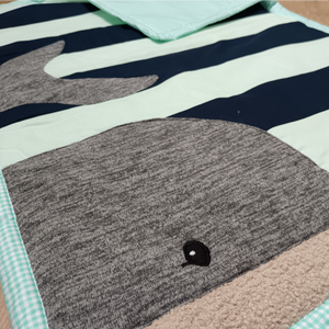 Baba méretű patchwork takaró bálnával - Meska.hu