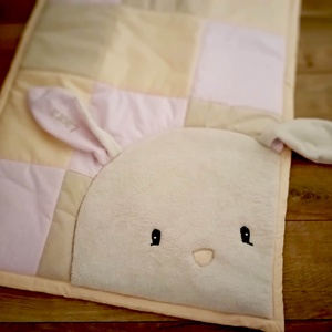 Baba méretű patchwork választható állattal, névvel, születési dátummal hímezve- EGYEDI RENDELÉS ALAPJÁN - otthon & életmód - babaszoba, gyerekszoba - babatakaró, gyerek pléd - Meska.hu