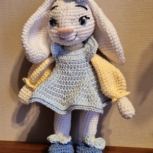 Amigurumi nyuszilány, Játék & Sport, Plüssállat & Játékfigura, Nyuszi, Horgolás, Varrás, MESKA