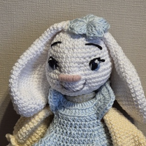 Amigurumi nyuszilány - játék & sport - plüssállat & játékfigura - nyuszi - Meska.hu