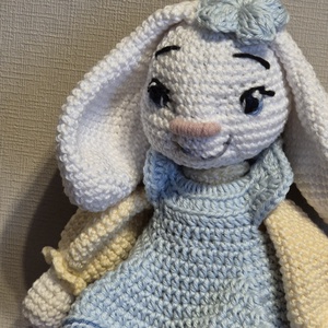 Amigurumi nyuszilány - játék & sport - plüssállat & játékfigura - nyuszi - Meska.hu