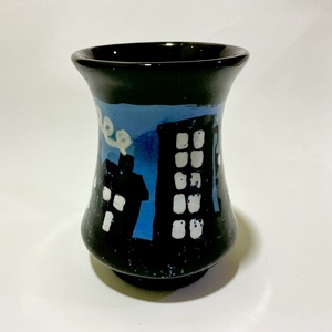 Város mintájú kézzel festett bögre - otthon & életmód - konyhafelszerelés, tálalás - tálalás - bögre & csésze - Meska.hu