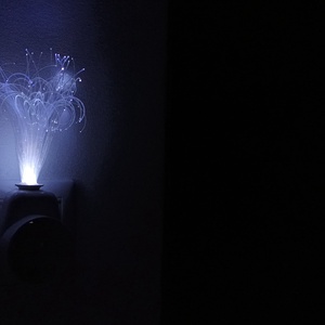 Kócos -- Irányfény, éjjelifény csatlakozóaljzattal, hidegfehér színben, párban, öt év garanciával - otthon & életmód - lámpa - hangulatlámpa - Meska.hu