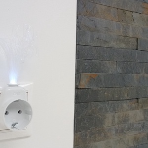 Kócos -- Irányfény, éjjelifény csatlakozóaljzattal, hidegfehér színben, párban, öt év garanciával - otthon & életmód - lámpa - hangulatlámpa - Meska.hu