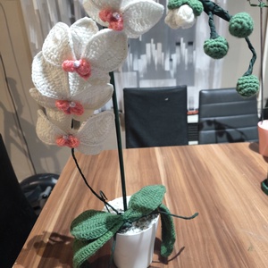Horgolt fehér orchidea , Otthon & Életmód, Dekoráció, Asztal és polc dekoráció, Asztaldísz, Horgolás, MESKA