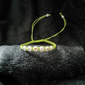 Ikrek horoszkópos karkötő, Ékszer, Karkötő, Fonott karkötő, Csomózás, MESKA