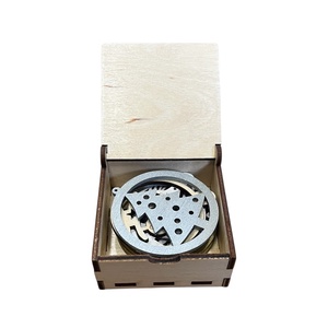 Mini karácsonyfadísz készlet díszdobozban  6 db fa dísz - Meska.hu