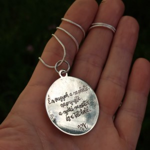 A női erő ősi hatalma kézzel vésett ezüst talizmán iolittal - ékszer - nyaklánc - medál - Meska.hu