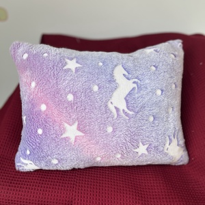 Lila, rózsaszín sötétben világító unikornisos párna - Meska.hu
