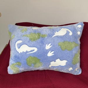 Sötétben világító dinós párna - játék & sport - plüssállat & játékfigura - plüss dínók - Meska.hu