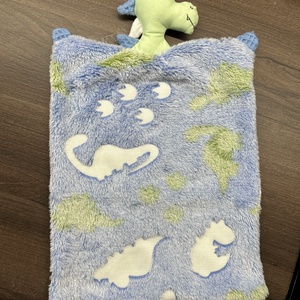 Világítós dinós szundikendő - baba - mama - baba játékok - szundikendő, alvóka - Meska.hu