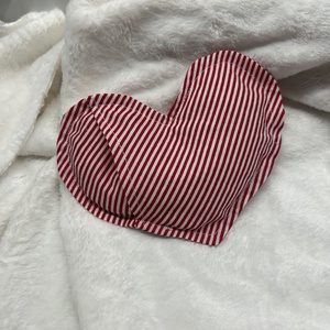 Szív alakú relax levendulás szempárna, mosható huzattal - szépségápolás - egészségmegőrzési kellékek - gyógynövénypárna - Meska.hu