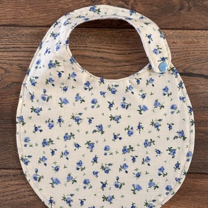 Vízhatlan virágos baba, kisgyermek előke - baba - mama - szoptatási, etetési kellékek - partedli, előke - Meska.hu