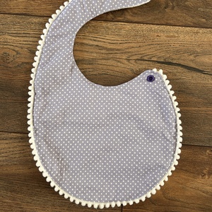 Vízhatlan levendula lila, pöttyös baba, kisgyermek előke, Baba - mama, Szoptatási, etetési kellékek, Partedli, előke, Varrás, MESKA