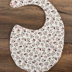 Vízhatlan virágos baba, kisgyermek előke - baba - mama - szoptatási, etetési kellékek - partedli, előke - Meska.hu